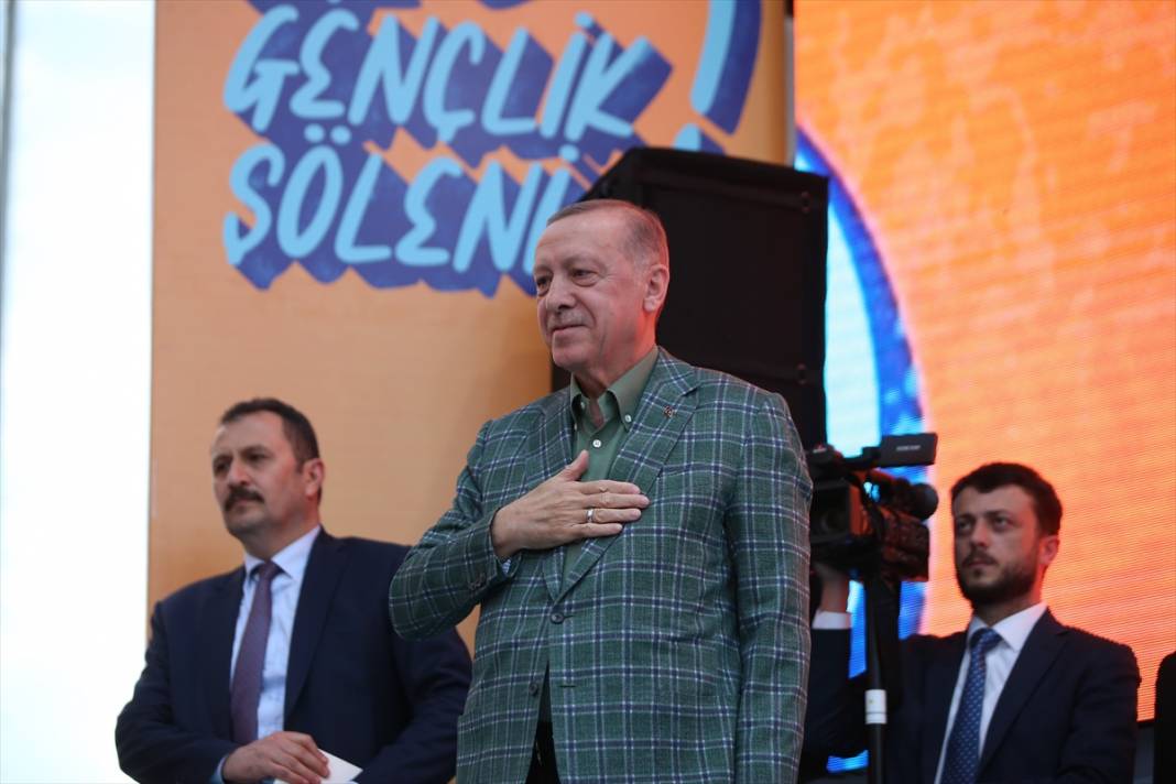 Cumhurbaşkanı Erdoğan: “2023’ün müjdesini sizin gözlerinden okuyorum” 1