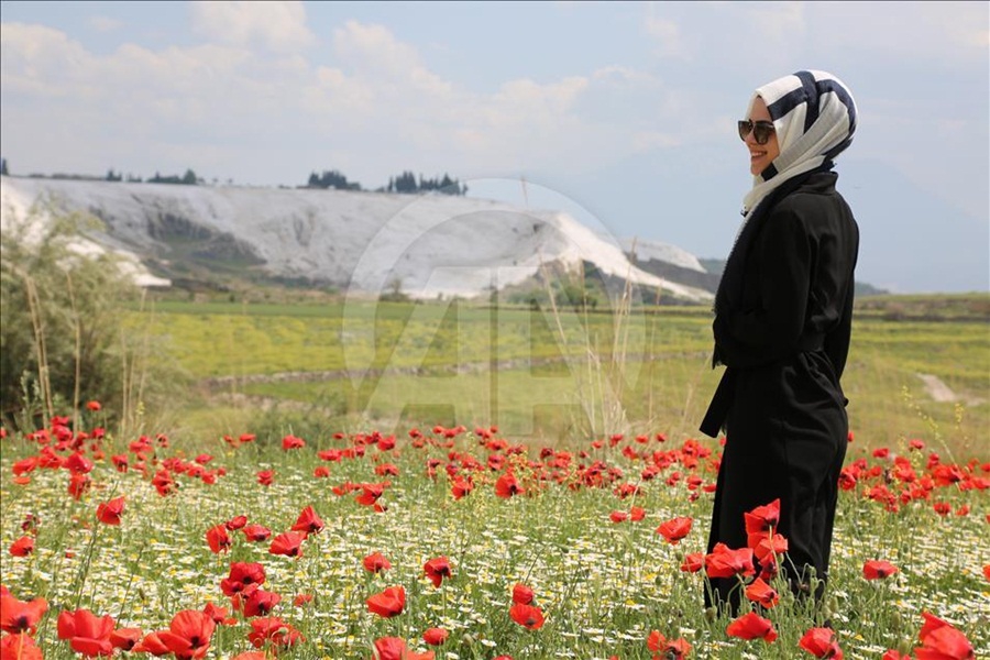 "Beyaz Cennet" Pamukkale'de renk çümbüşü 1