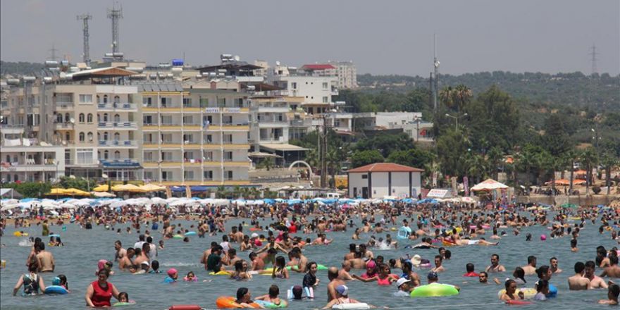 Kızkalesi'nde bayram tatili yoğunluğu