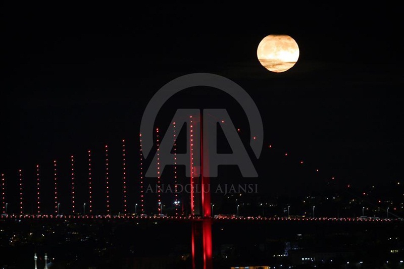 İstanbul'da Süper Ay 1