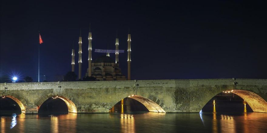 Gece ışıldayan Adana