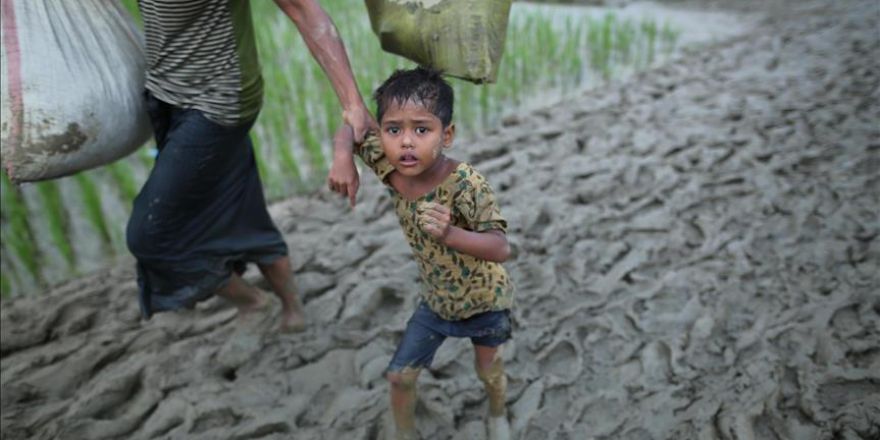 Bangladeş'e kaçan Arakanlı Müslümanlar