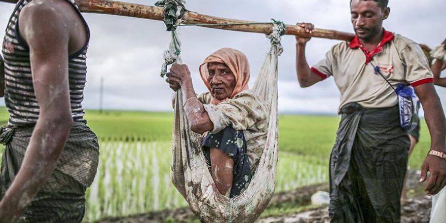 Bangladeş'e kaçan Arakanlı Müslümanlar