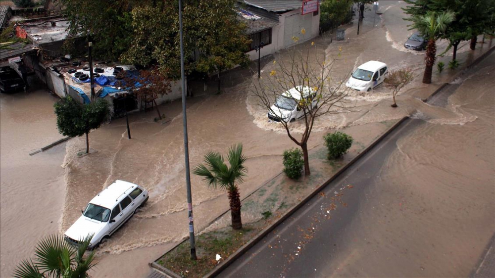 Mersin'de şiddetli yağış ve dolu 1