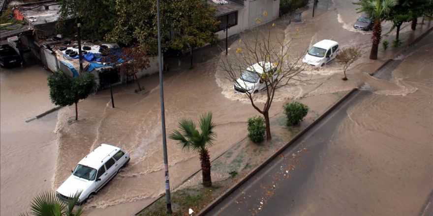 Mersin'de şiddetli yağış ve dolu