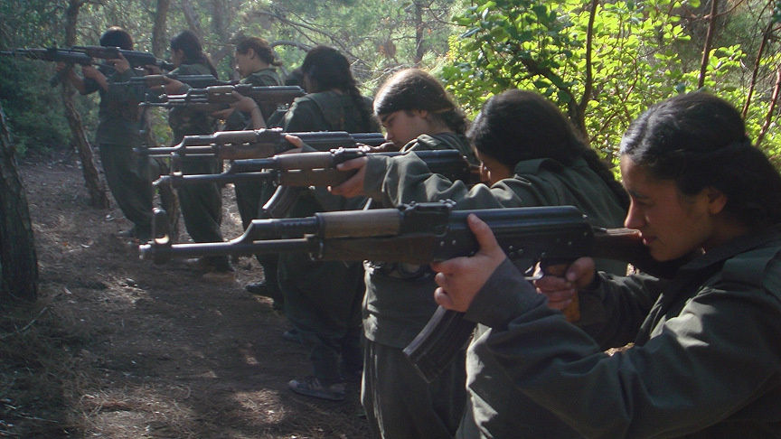 Hafıza kartlarından YPG/PKK'nın 'çocuk savaşçıları' çıktı 4