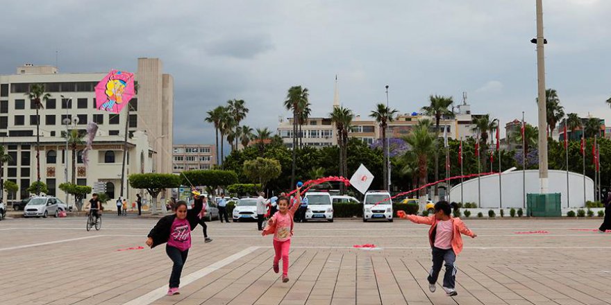 Çocuklar uçurtma festivalinde buluştu