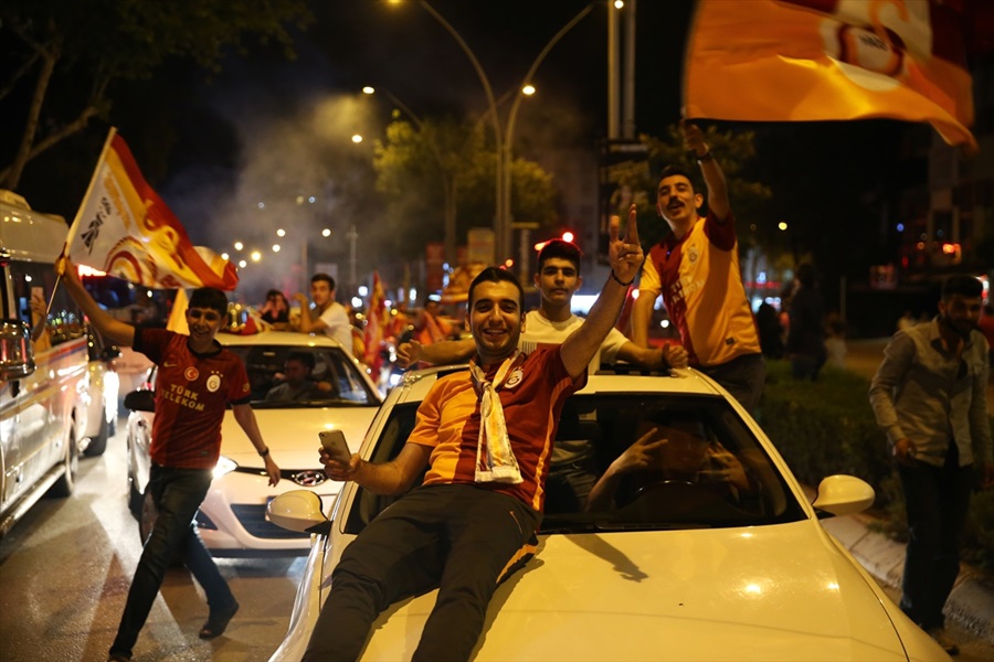 Adana’da Galatasaray’ın Şampiyonluğu Kutlanıyor 2