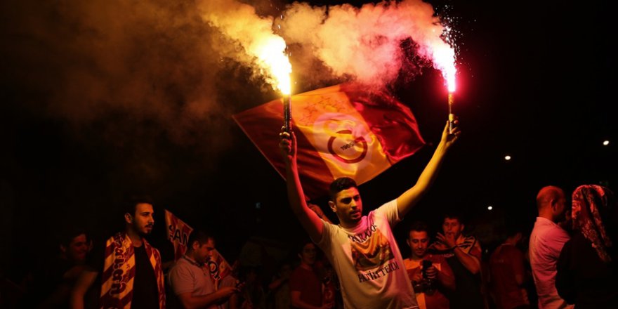 Adana’da Galatasaray’ın Şampiyonluğu Kutlanıyor