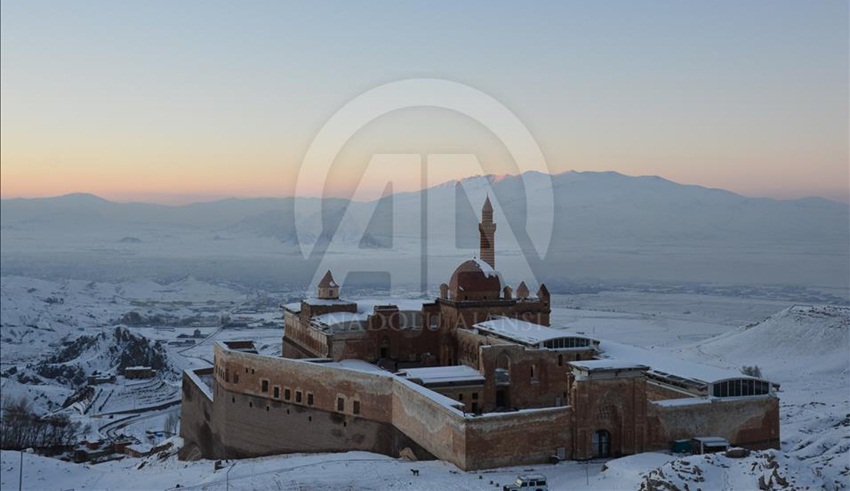 Fotoğraf tutkunlarının adresi "İshak Paşa Sarayı" 1