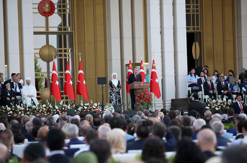 Erdoğan TBMM'ye gelişinde güllerle karşılandı 6