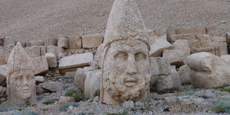 'Dünya mirası' Nemrut'a ziyaretçi akını