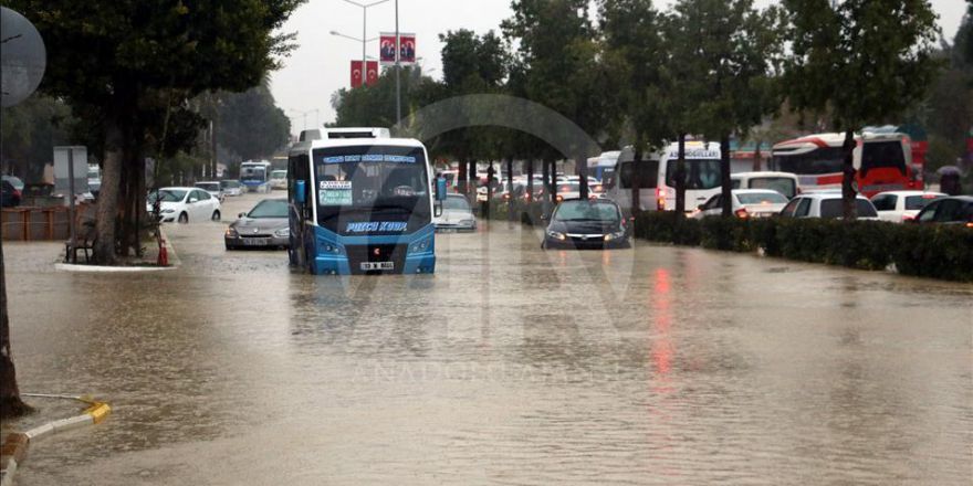 Mersin'de kuvvetli yağış