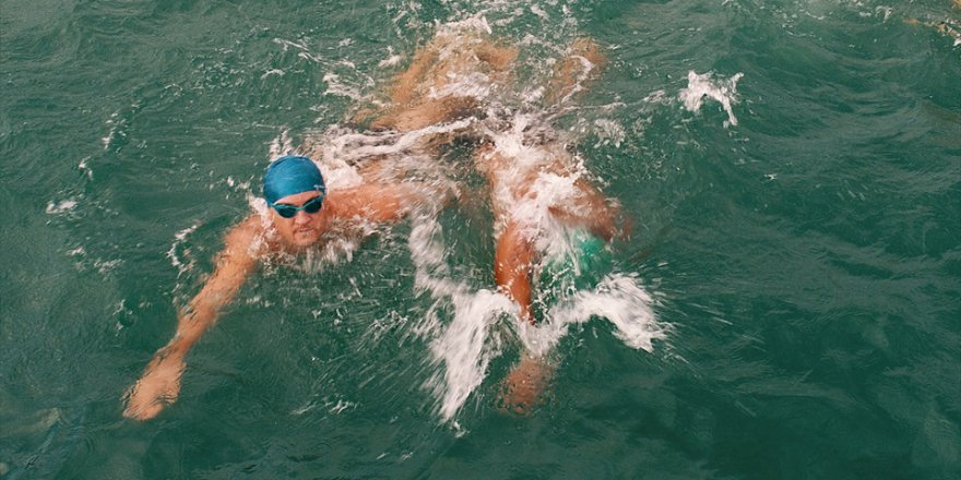 Adana'da Su Sporları Festivali'nde açık su yüzme yarışları yapıldı