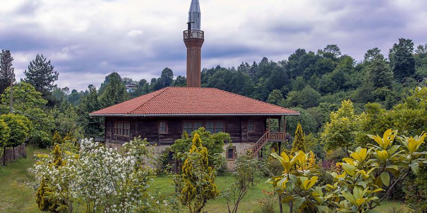 Tarihi Hemşin Cami’inden Kareler..