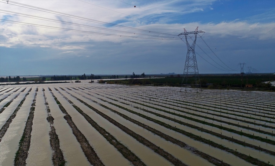 Adana'da nehir taştı 6