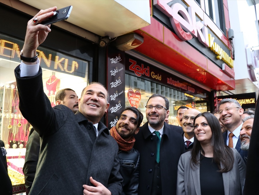 Bakan Kasapoğlu'ndan esnaf ziyareti 1