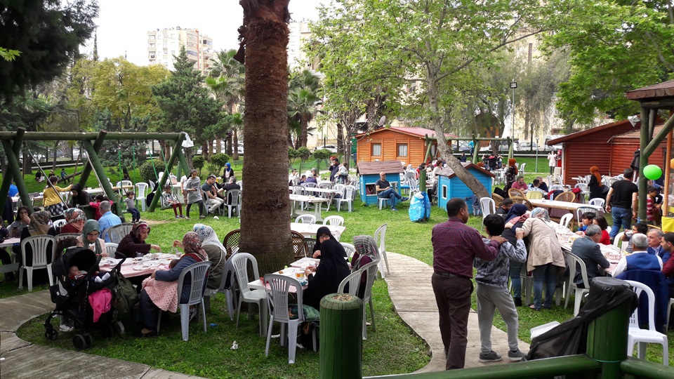 Adanalılar, yetimlere destek için kahvaltıda buluştu.. 10