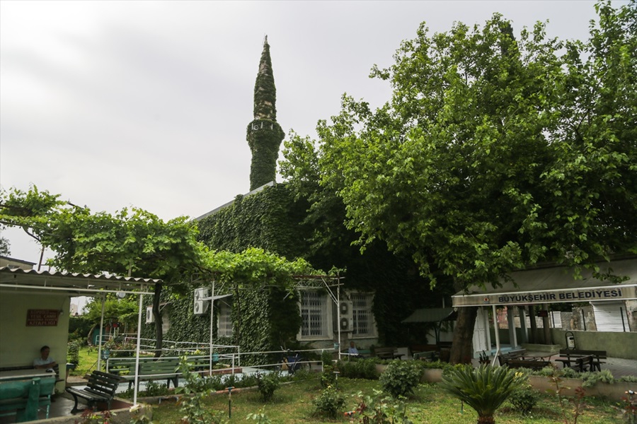 Adana'da serinliğin adresi: "Yeşil Cami" 11