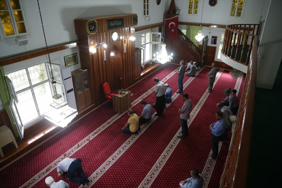 Adana'da serinliğin adresi: "Yeşil Cami" 8