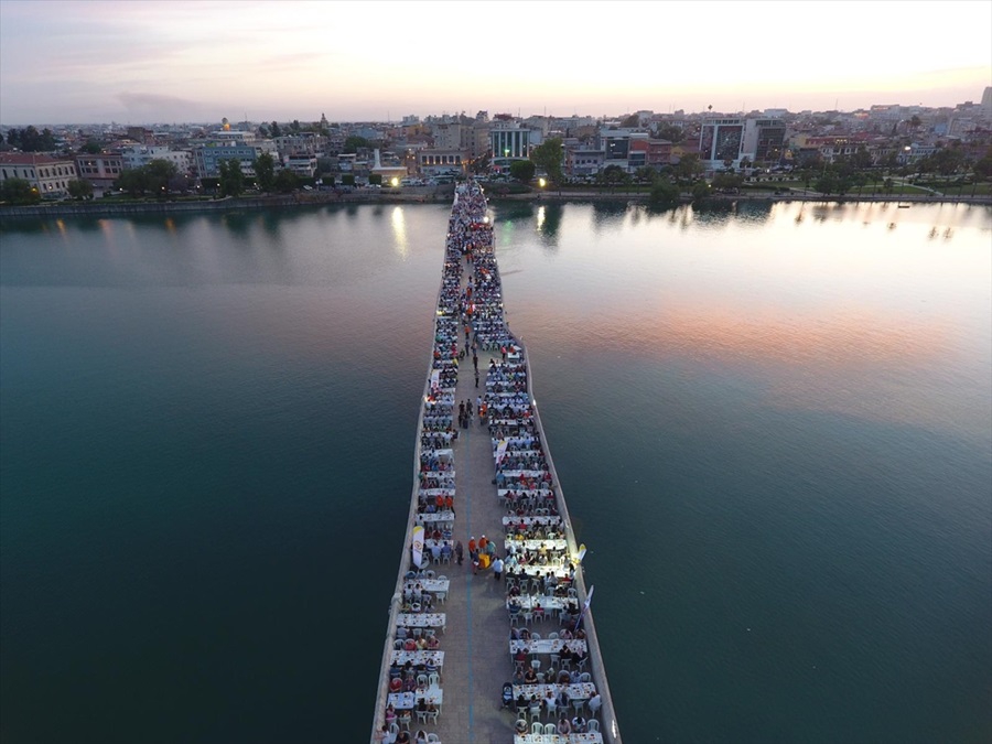 Taş Köprü'de iftar.. 6