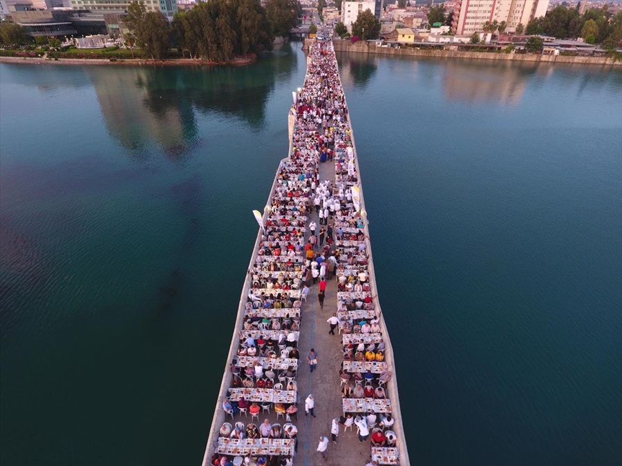 Taş Köprü'de iftar.. 7