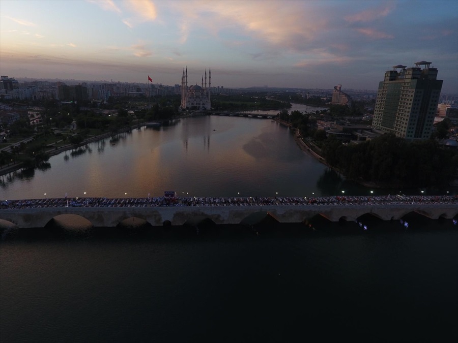 Taş Köprü'de iftar.. 8