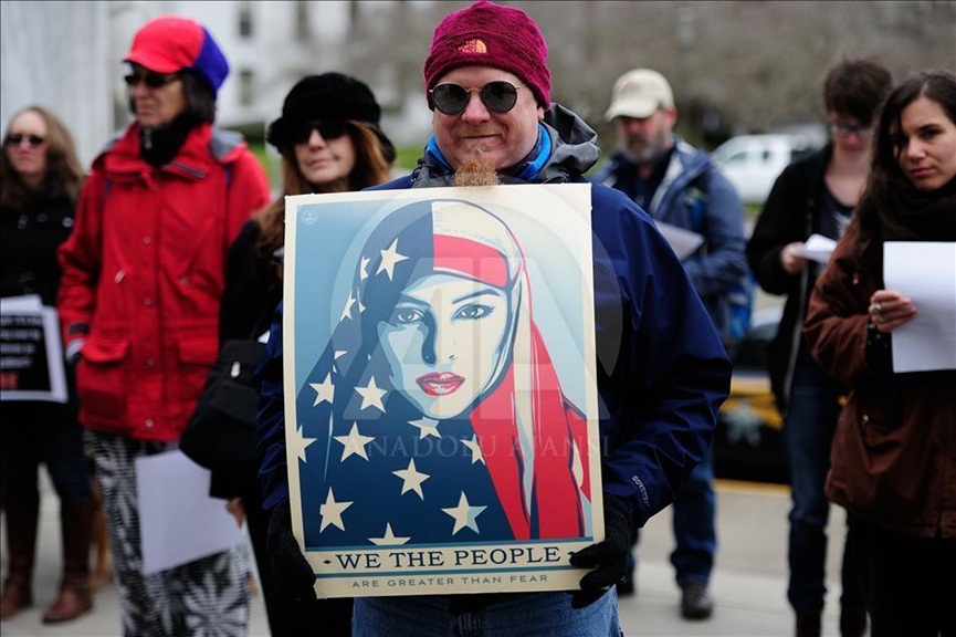 Trump'ın göçmen kararı Oregon'da protesto edildi 1