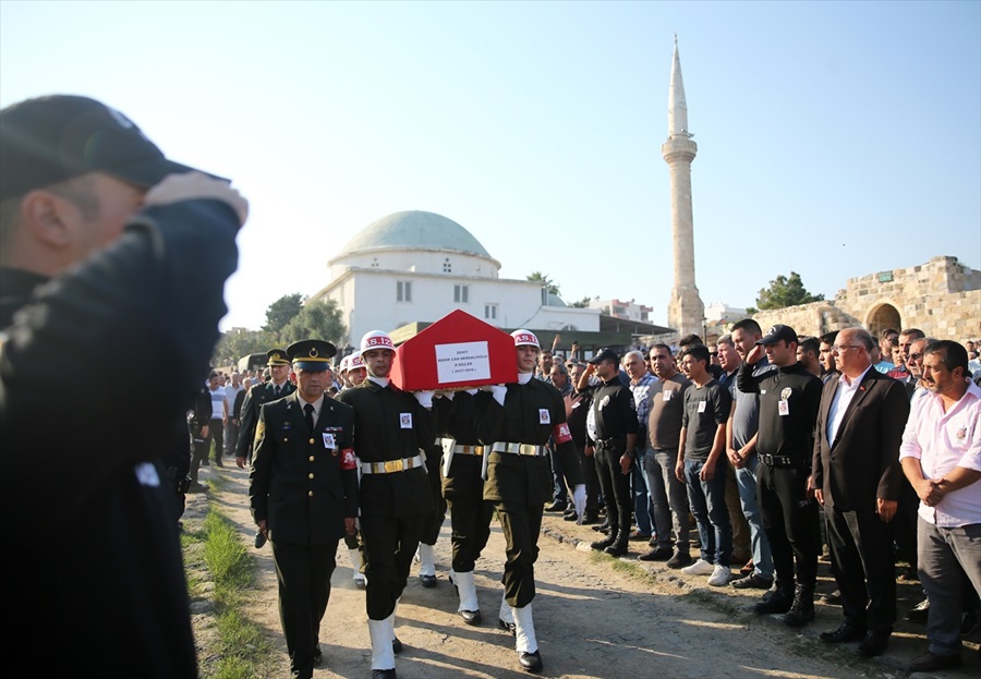 Şehit Hereklioğlu son yolculuğuna uğurlandı 11