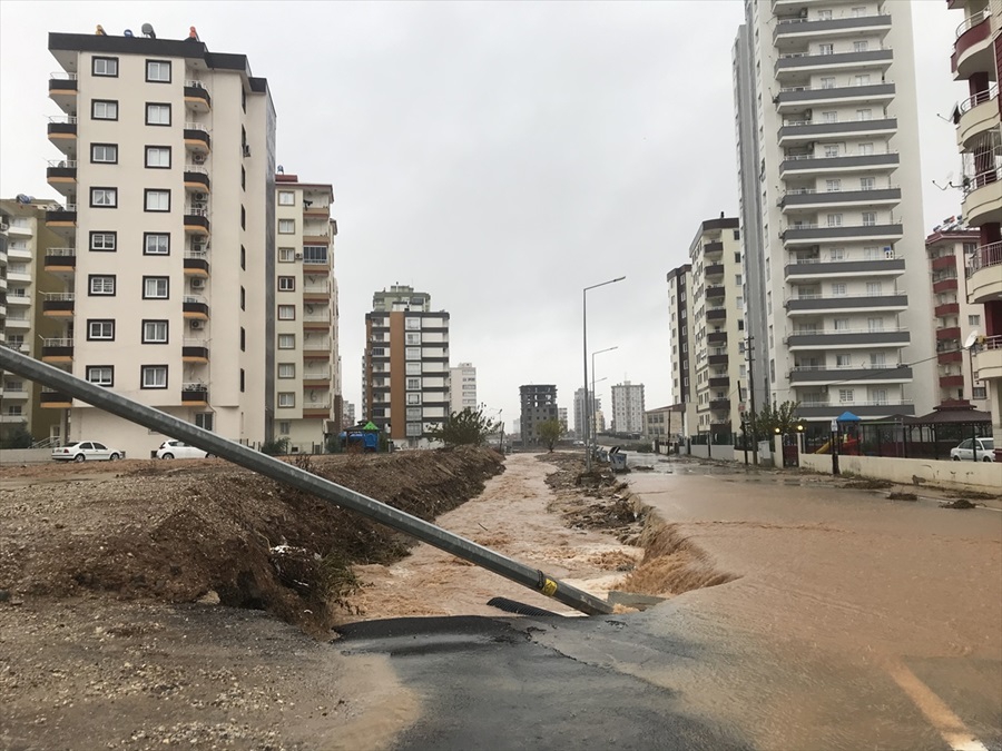 Adana'da sağanak nedeniyle eğitime çarşamba günü de ara verildi 14