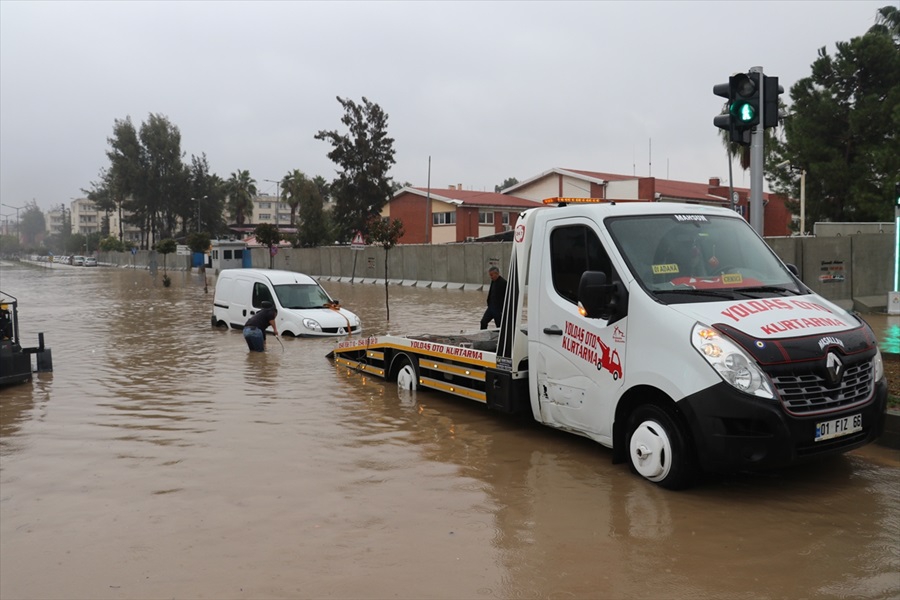 Adana'da sağanak nedeniyle eğitime çarşamba günü de ara verildi 19