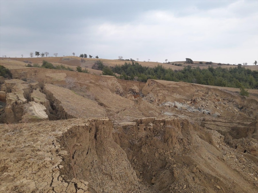 Adana'da iki mahallede heyelan oldu 2