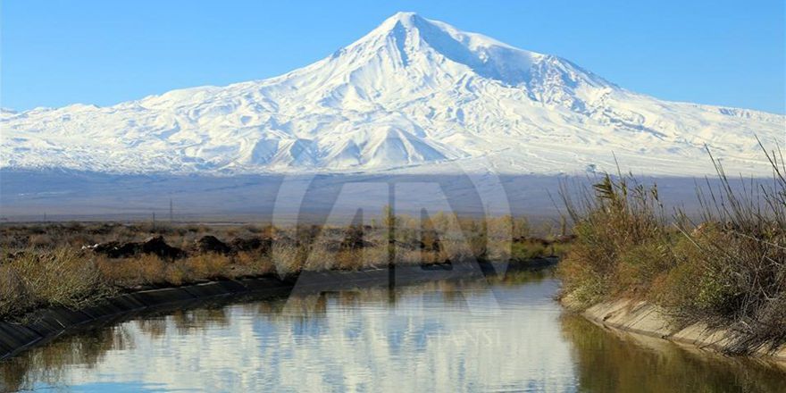 Ağrı Dağı "beyaz gelinliğini" giydi