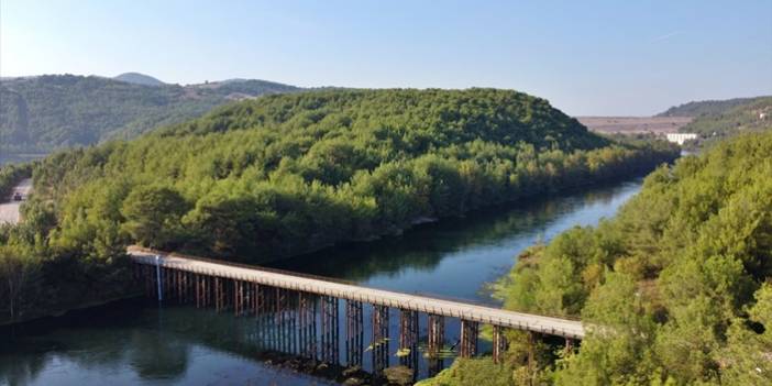 Çukurova'nın "can suyu" Ceyhan Nehri kartpostallık manzaralar sunuyor