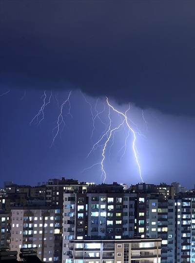 Adana'da şimşekli gece 5