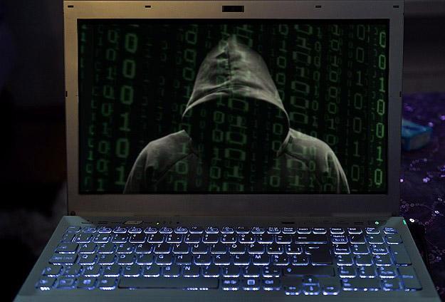 Hackerler İngiliz bankasının 20 bin müşterisinden para sızdırdı