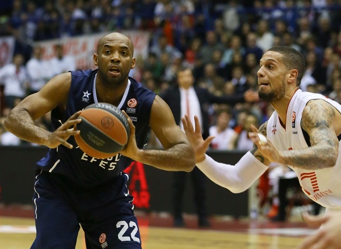 Anadolu Efes'ten 100 sayılık galibiyet