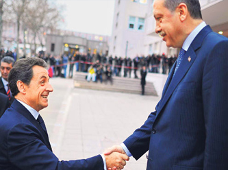 Sarkozy 3 yıl hapis cezasına çarptırıldı