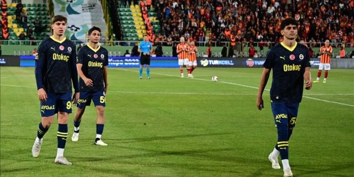 Fenerbahçe, şampiyonluk yarışında Sivasspor'a takıldı