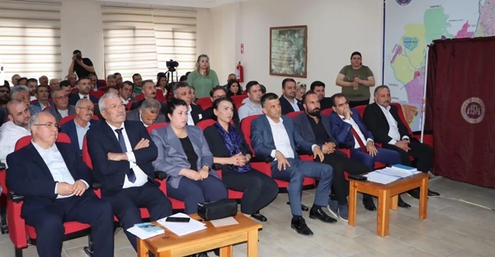 Kozan'da İYİ Parti ve BBP meclis üyeleri CHP'ye geçti