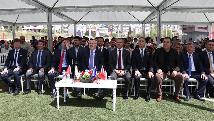 Adana'da, Gençlik ve Spor Bakanlığı açık saha tesislerinin toplu açılışı yapıldı