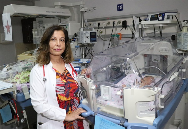Adana'da kazada ölen anneden sezaryenle alınan bebeğin sağlık durumu iyiye gidiyor