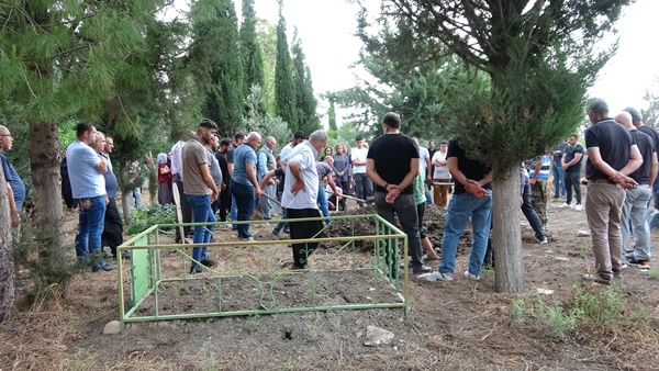 Köpeklerin saldırısında ölen yaşlı kadın toprağa verildi