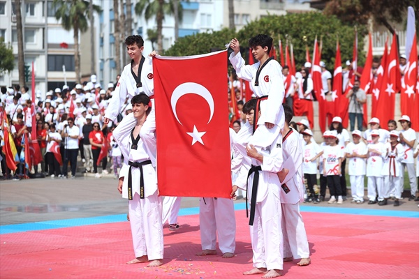 Adana ve çevre illerde 19 Mayıs Atatürk'ü Anma, Gençlik ve Spor Bayramı kutlandı