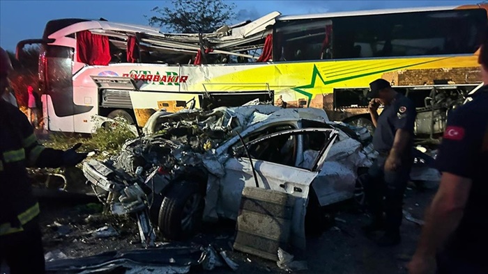 Mersin'de zincirleme trafik kazasında 10 kişi öldü, 30 kişi yaralandı