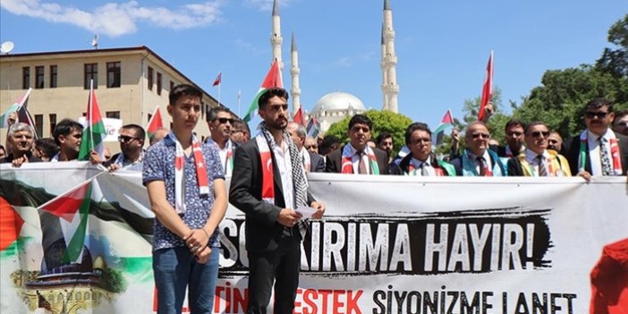 Üniversiteliler İsrail'in Gazze'ye yönelik saldırılarını protesto etti