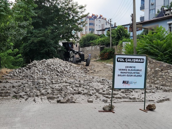 Pozantı Belediyesi Büyük Yol Yenileme Çalışması Başlattı