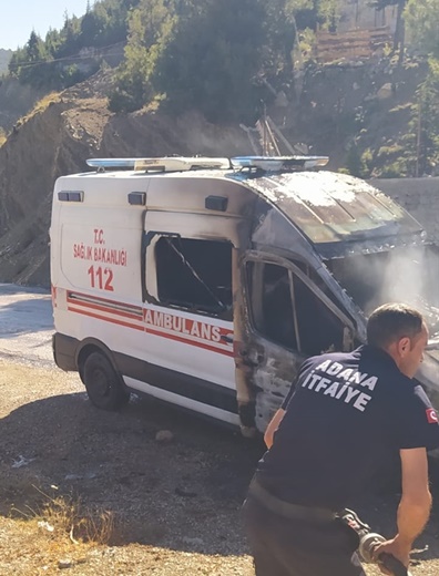 Adana'da ambulansta çıkan yangın söndürüldü