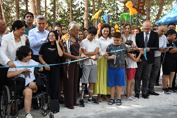 Çocuk İyilik Merkezi'nde oyun parkı açıldı