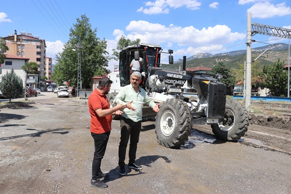 Pozantı Kapalı Semt Pazarı İçin İlk Kazma Vuruldu